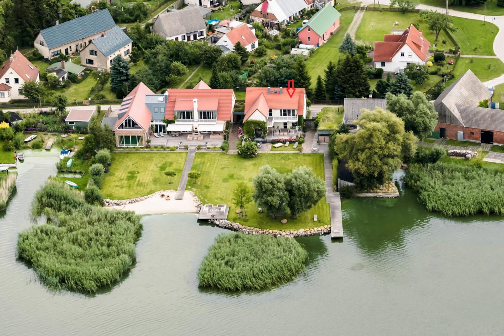 Peeneblick - Traumhaus In Exklusiver Direktlage Am Wasser Mit Eigenem Bootssteg Fuer 8 Personen Rankwitz Eksteriør billede